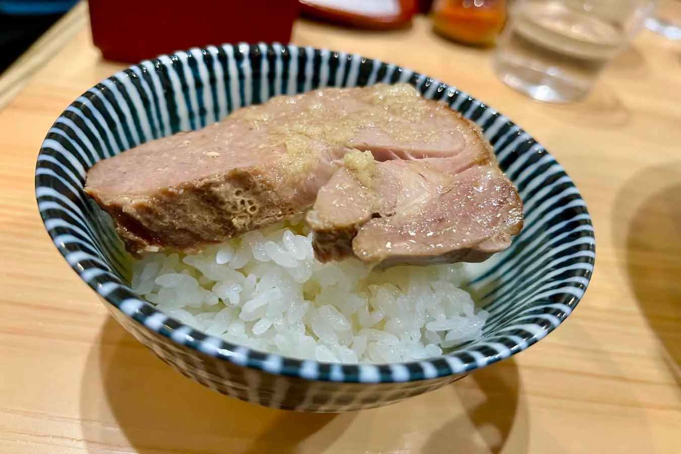 【江戸川橋】すみれの系譜を継ぐラーメン店「三ん寅」ラーメンインタビュアー・岡崎美玖のイチ推し。_830849