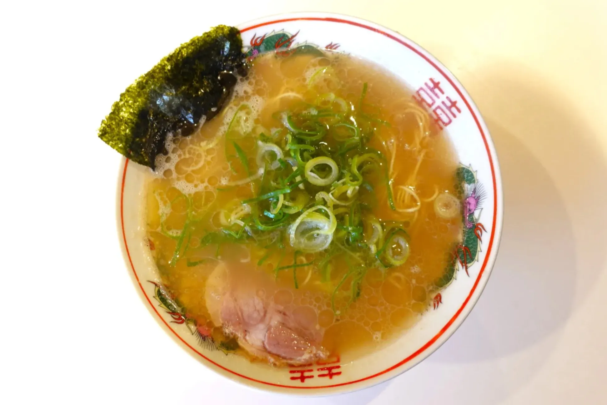 営業は一日3時間だけ！強烈な“豚骨香”が漂う博多ラーメン店、高円寺「ラーメン健太」
