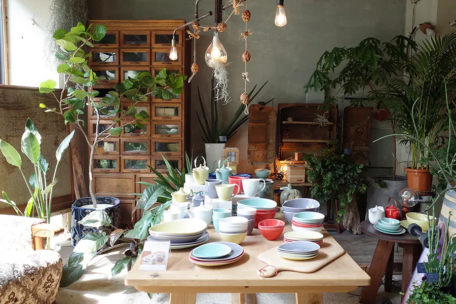 お部屋が見違える！？おしゃれ食器からカフェまで、話題の複合施設でセンスを磨こう♪