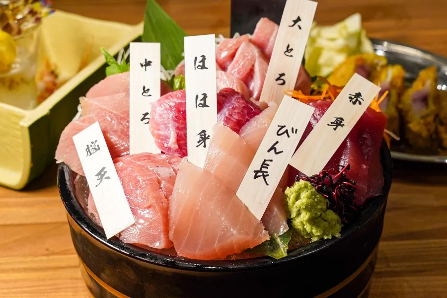▲メニュー一例／本まぐろ盛り合わせ（3人前）