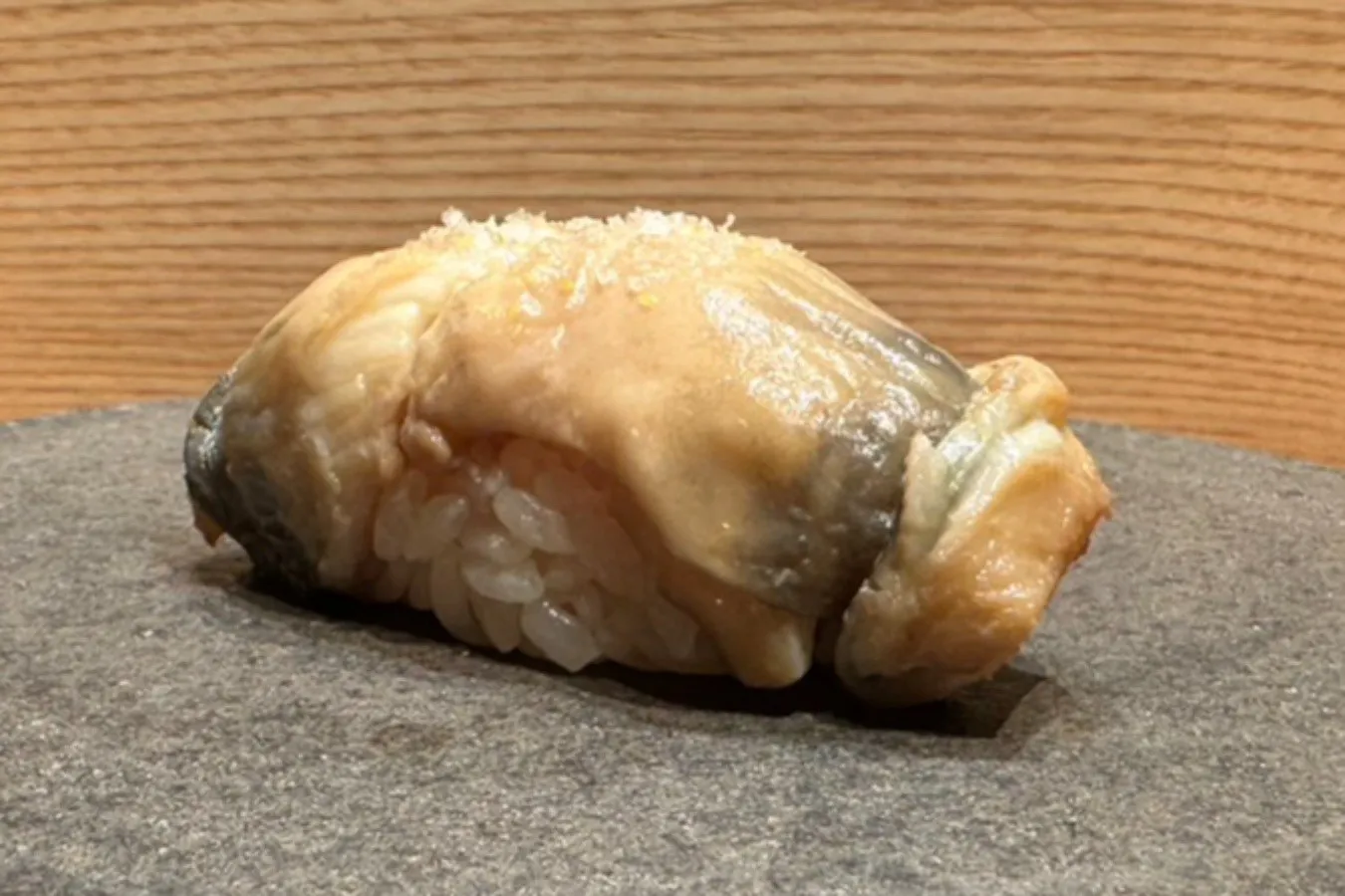 ▲口に入れた瞬間とろけていくふかふかの「穴子」。