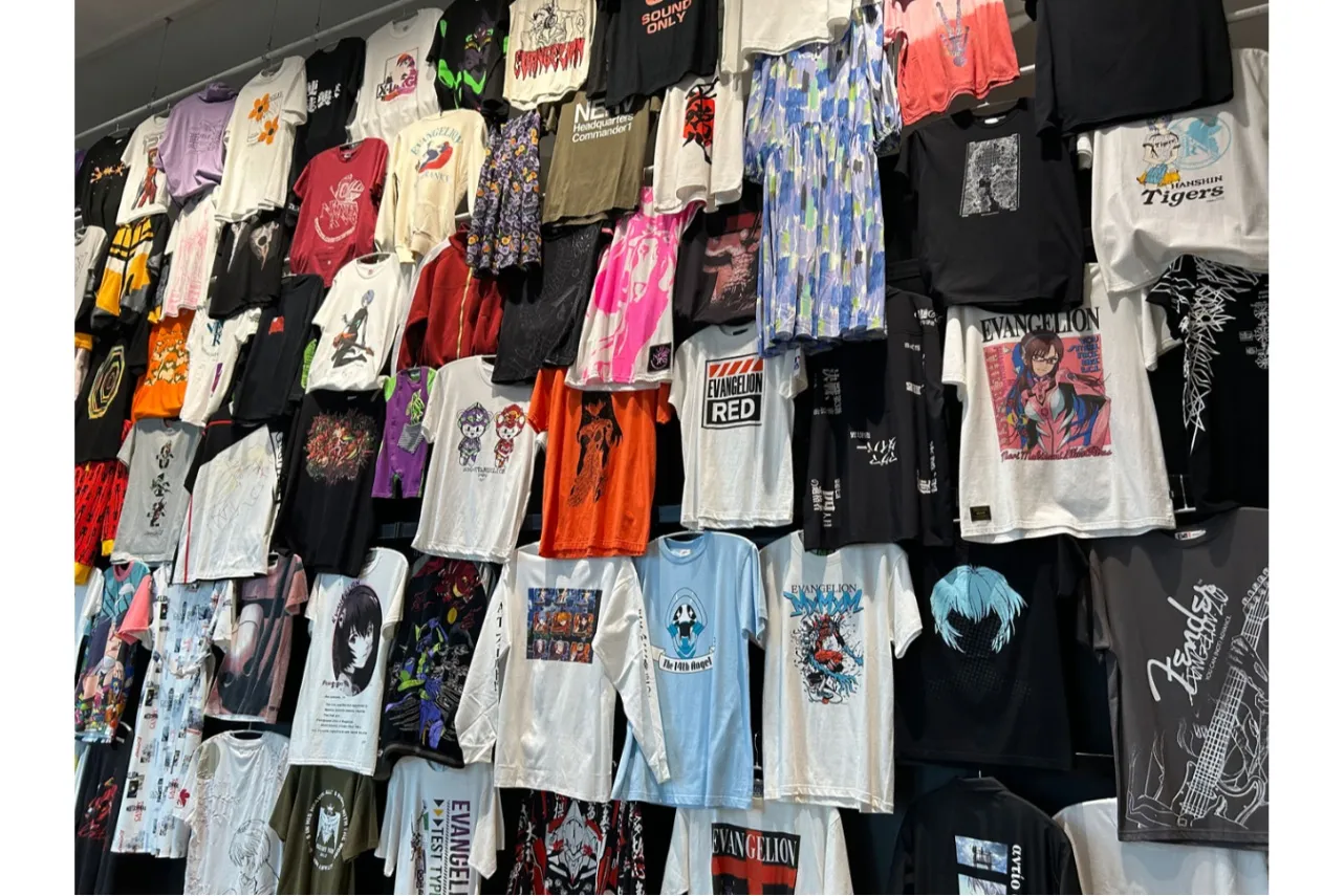 ▲展示会ごとに入れ替わっているので、他会場では見られなかったTシャツもあるかも！？