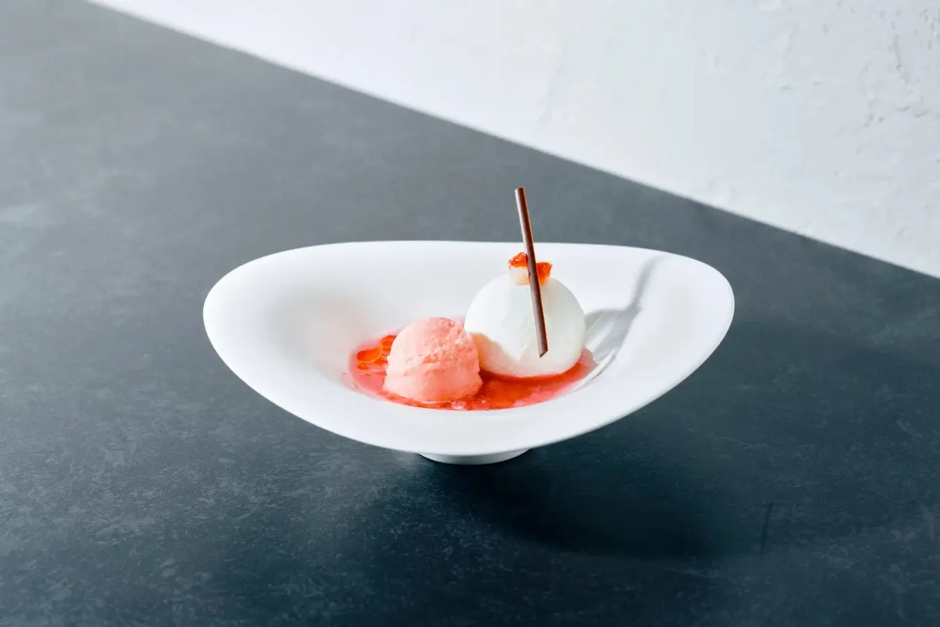 ▲「いちごと桜のデセール」