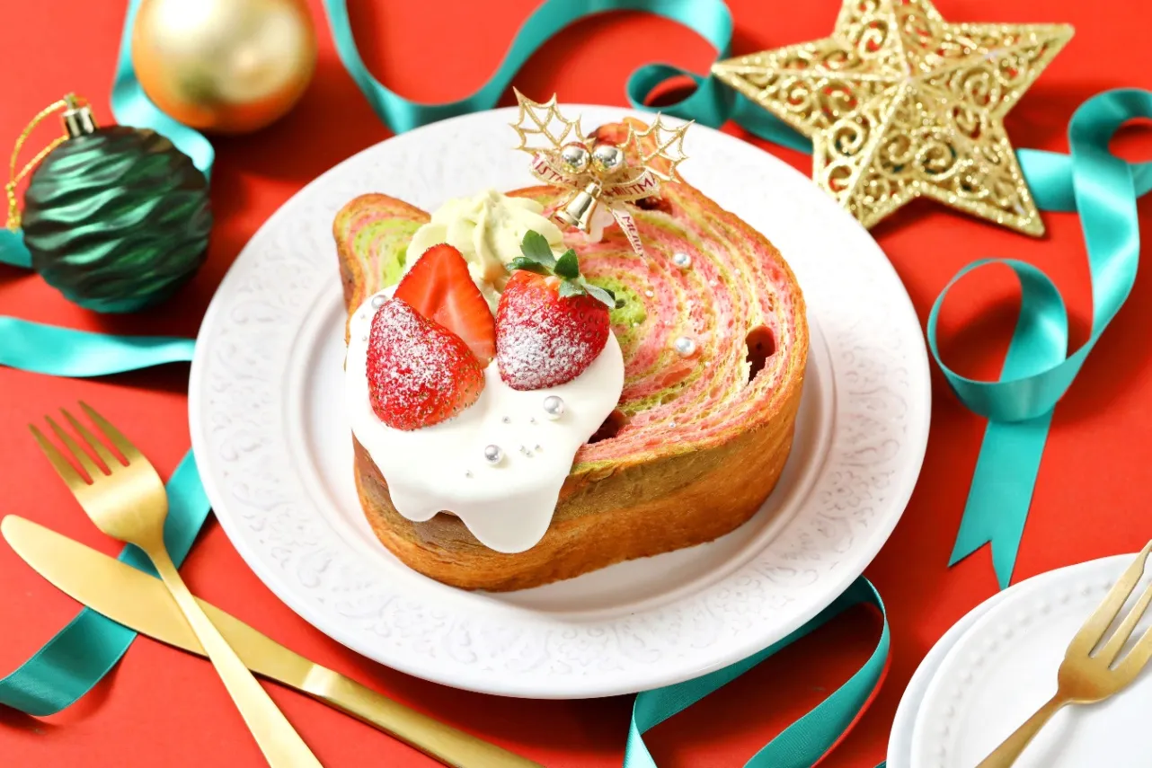 ねこねこ食パン】“サンタのキットカット”と初コラボ！クリスマスカラー