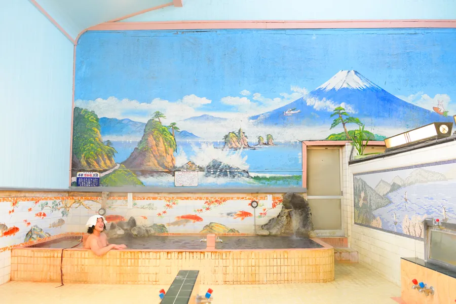 お正月は初湯で開運！「銭湯富士」が美しすぎる創業100年の東京レトロ銭湯で縁起のいい一年に！【やつい銭湯連載】