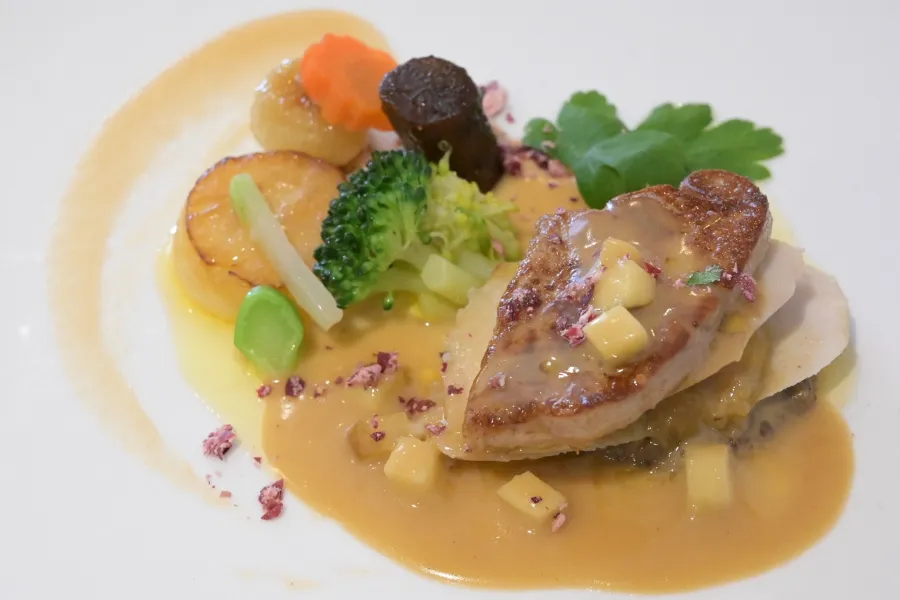 ▲青森シャモロック胸肉 奇跡のりんご果汁蒸し