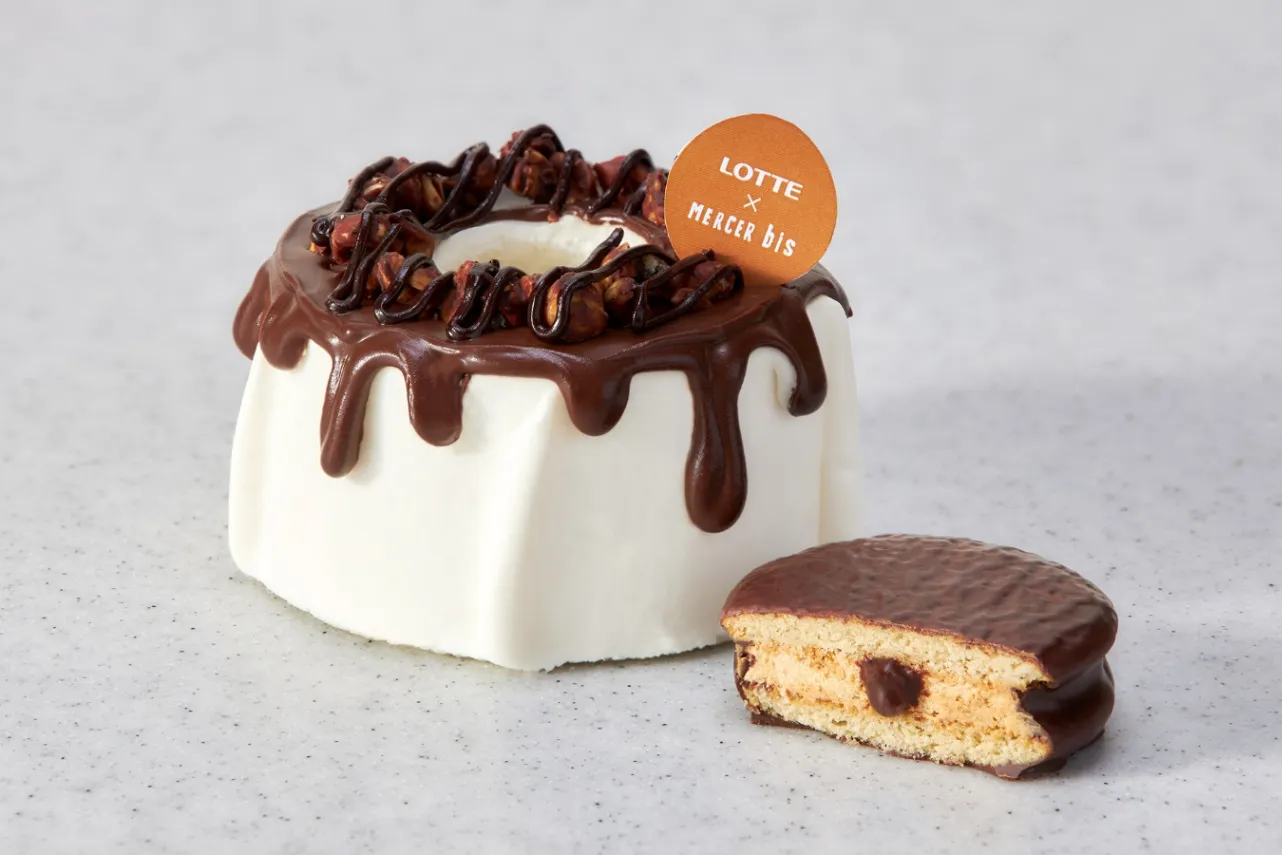 ▲「ヘーゼルナッツチョコキャラメルシフォンケーキ（コラボチョコパイ付き）」