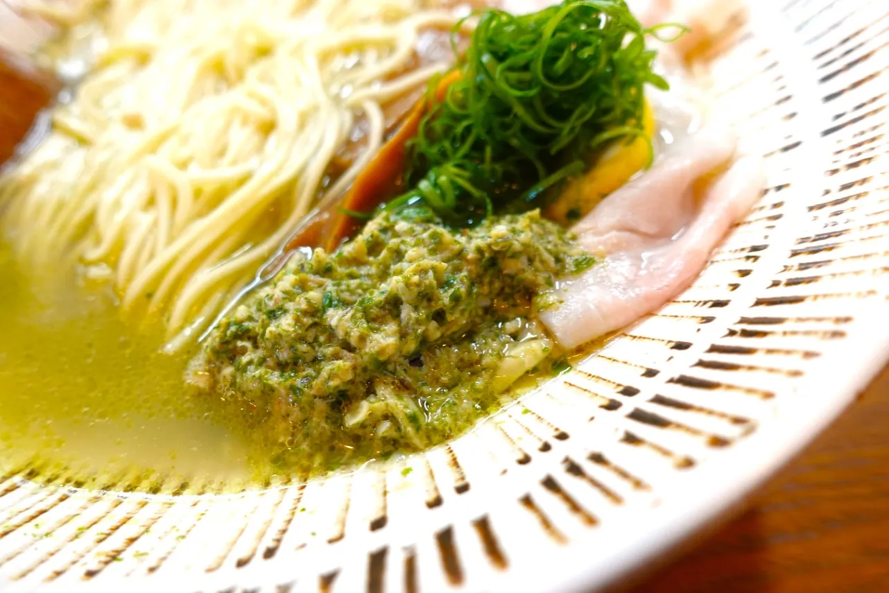 【閉店】見た目まで美しい“至高の牡蠣そば”！行列必至のラーメン店、千歳烏山「華塩」_4134849