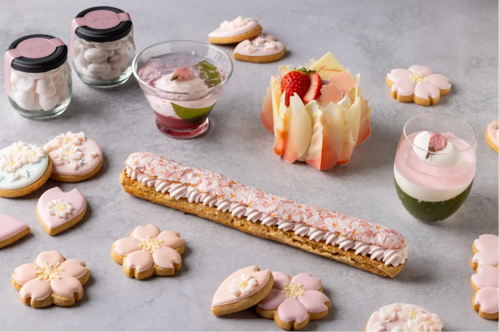 「グランド ハイアット 東京」春らしい“桜スイーツ”が登場！桜のロングエクレアも