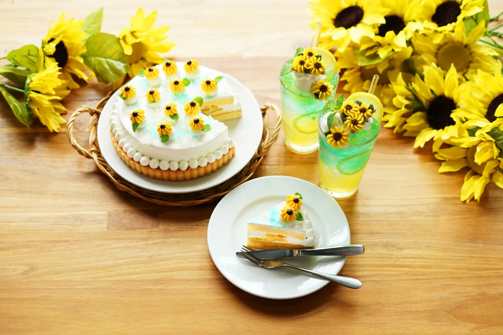 “夏空に咲くひまわり”をイメージしたケーキが登場！「サンデーブランチ 下北沢店」で