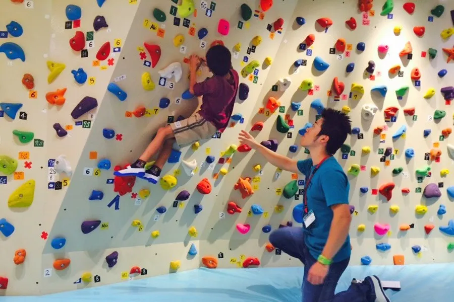 子ども専用ジムもあり！スポーツの秋、親子で行きたいボルダリング施設3選