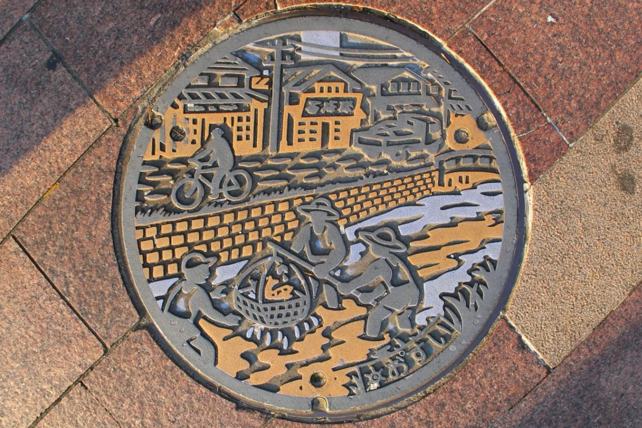 東京・竹ノ塚でカラフルなマンホール巡り！_1244236