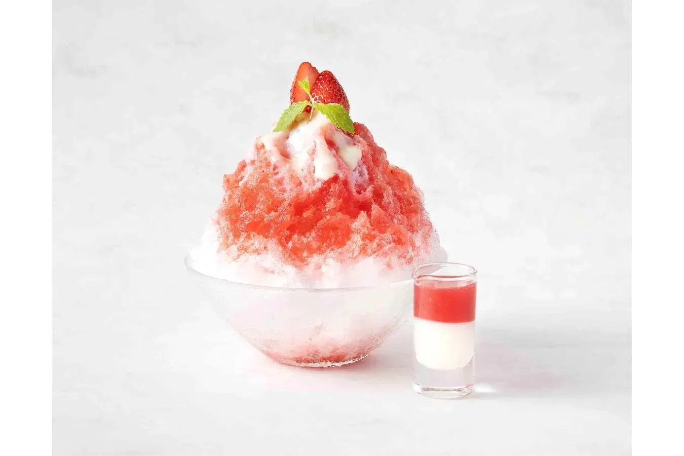 ▲すっきりした食感の「いちごミルク」(1,650円)