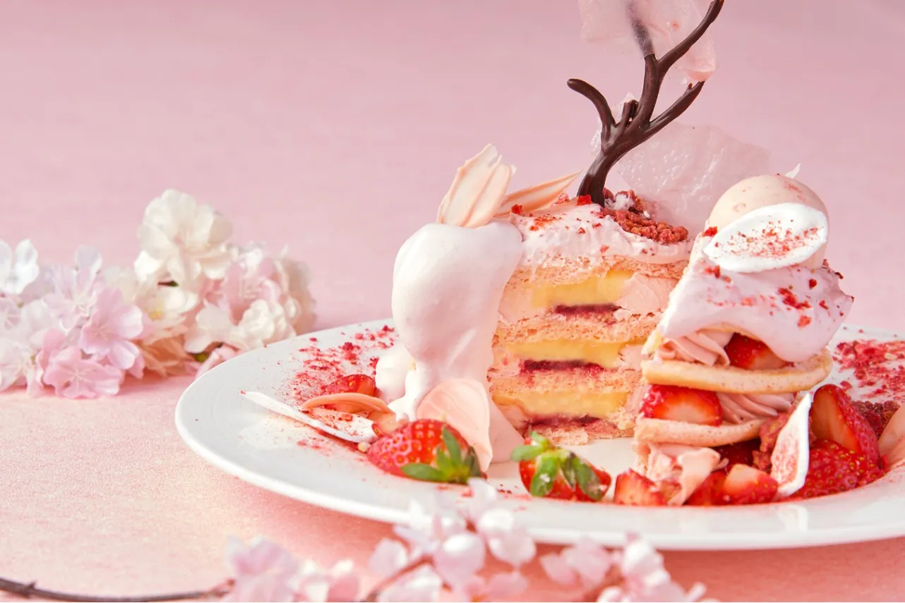 ▲「いちご＆桜 ミルフィーユパンケーキ」