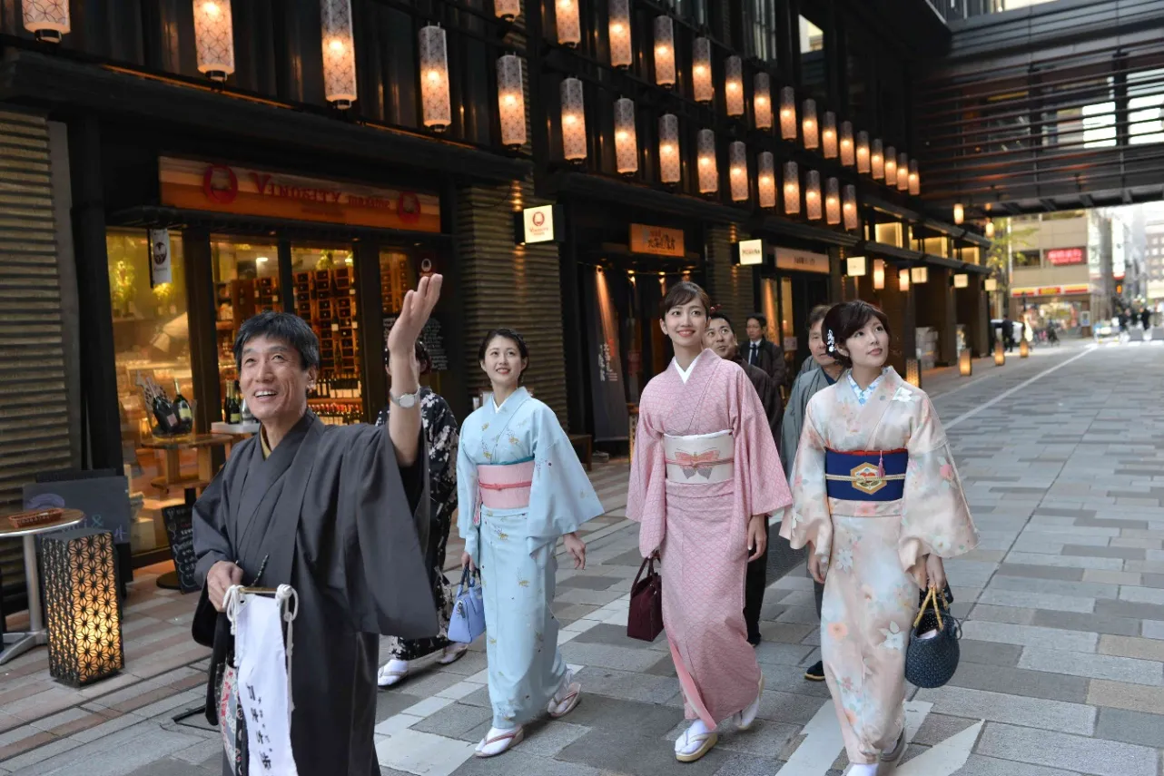 ▲「ガイド付きツアー」の様子（画像提供：(一社)中央区観光協会）