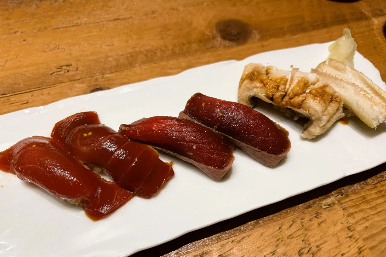 ▲左から「秘伝のづけ鮪」「ゆず味噌づけ鮪」「穴子」（撮影：レッツエンジョイ東京編集部）