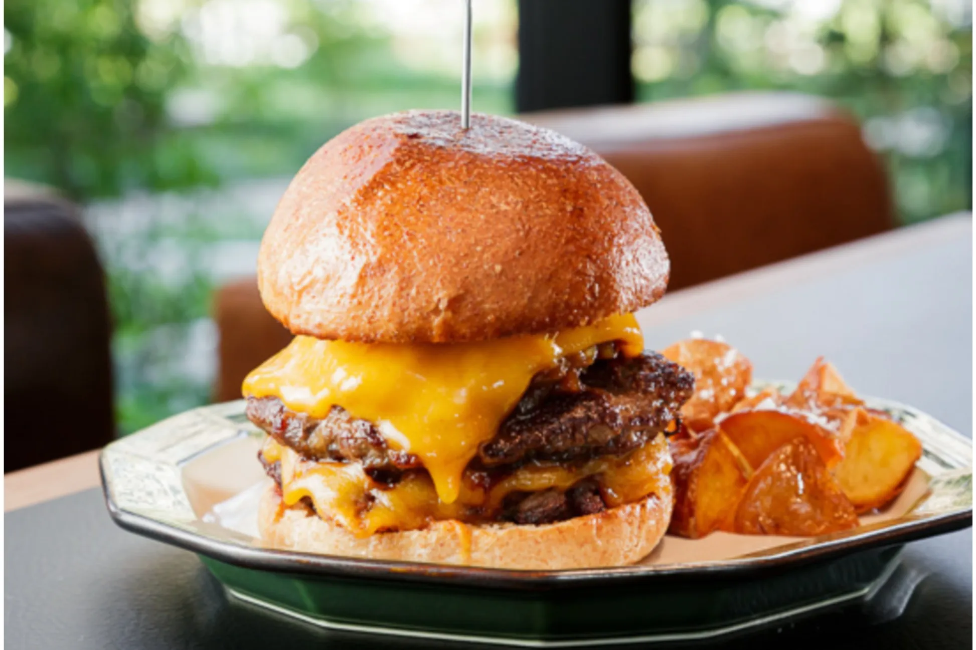 神戸発！“和風ハンバーガー”で話題の「ブリスク スタンド」中目黒に