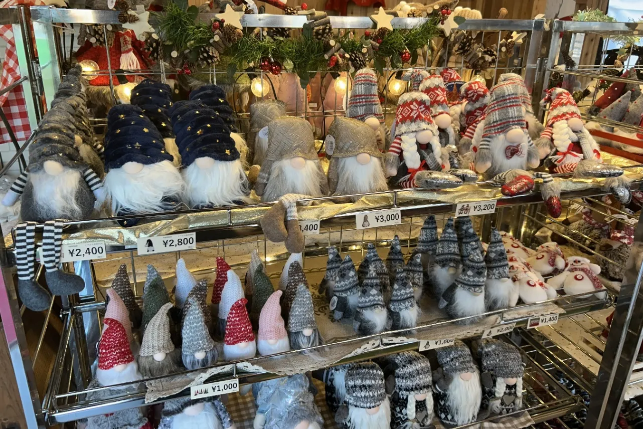▲ノームの人形が勢ぞろい（撮影：レッツエンジョイ東京編集部）