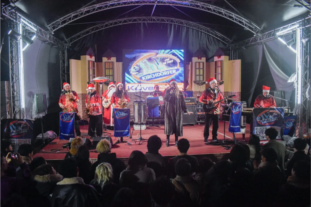 ▲会場を盛り上げるライブパフォーマンス