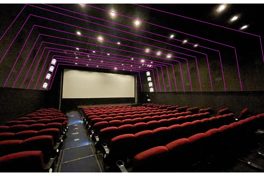 【池袋】名画座「新文芸坐」リニューアルオープン！