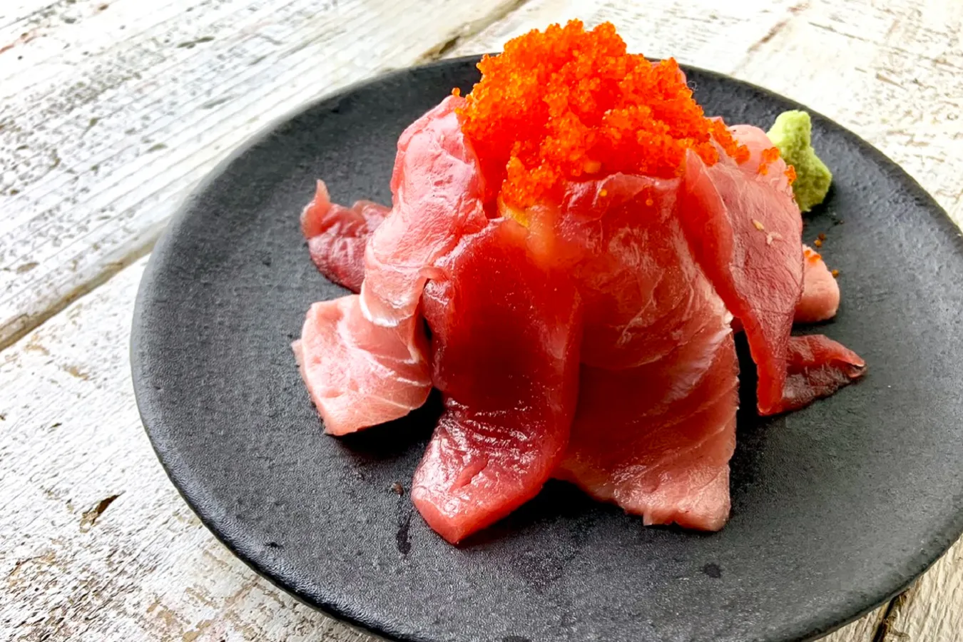 ▲「マグロのレッドクリフ」（1,209円）。見た目だけではない、中の具材も全体の味のバランスを計算されている