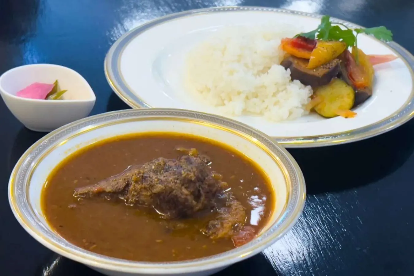 ▲「スパイシーポークカレー」+「ラタトゥイユトッピング シングル」
