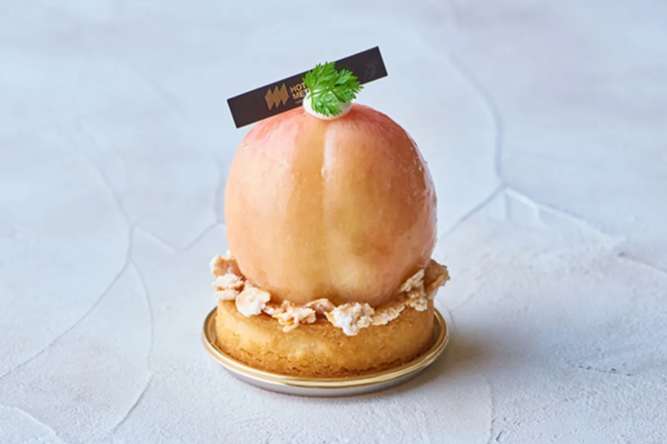 ▲「まるごと桃のタルト」