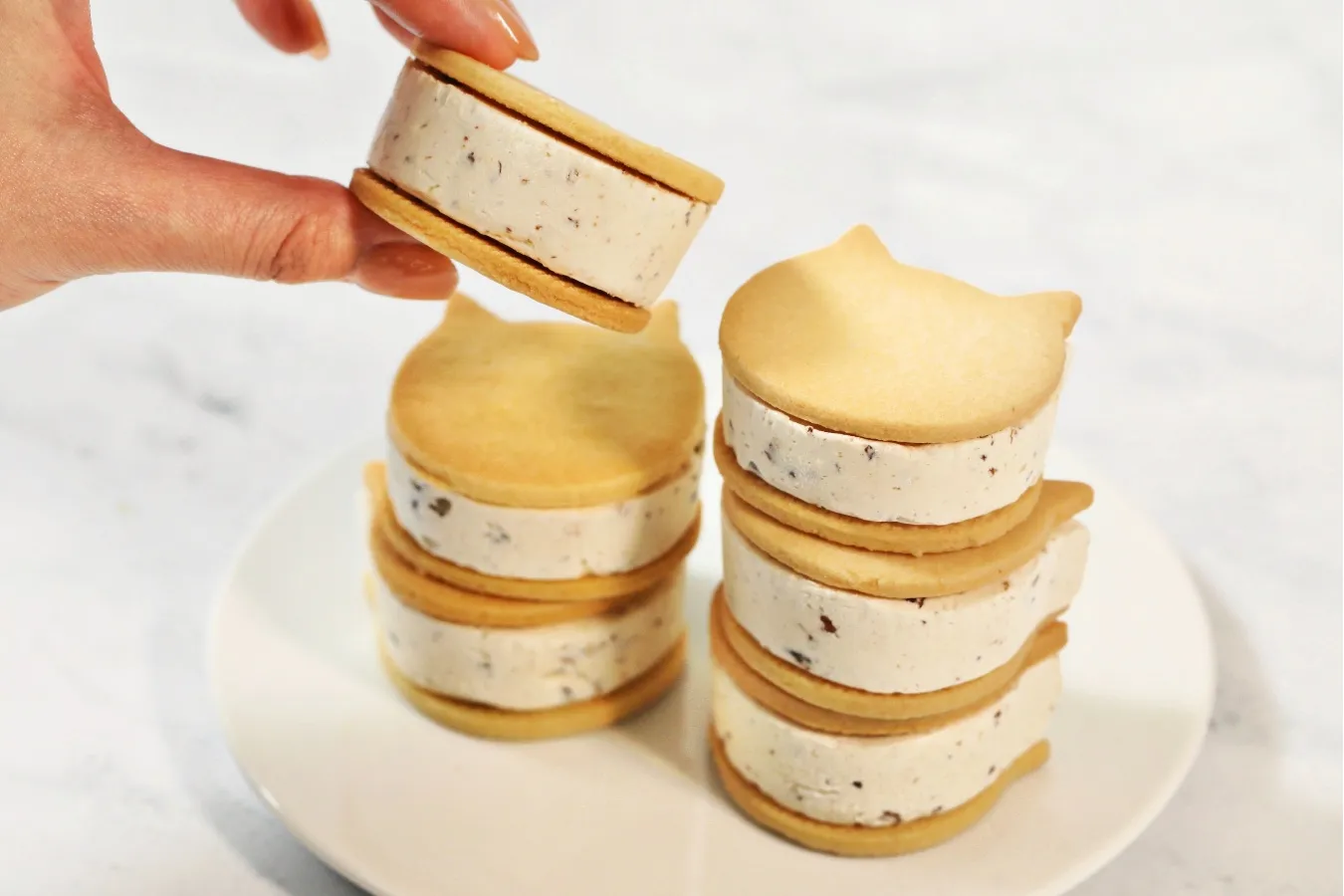 ▲「にゃんともおいしいバターサンド～レーズン～」