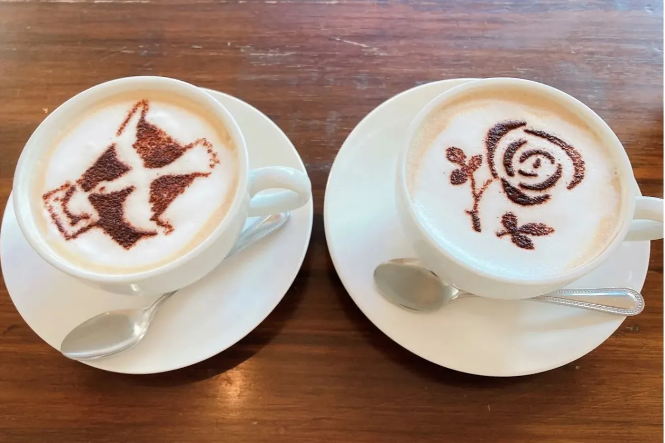 ▲「夢二カフェ 港や」のメニュー「夢のあと(カプチーノ)」
