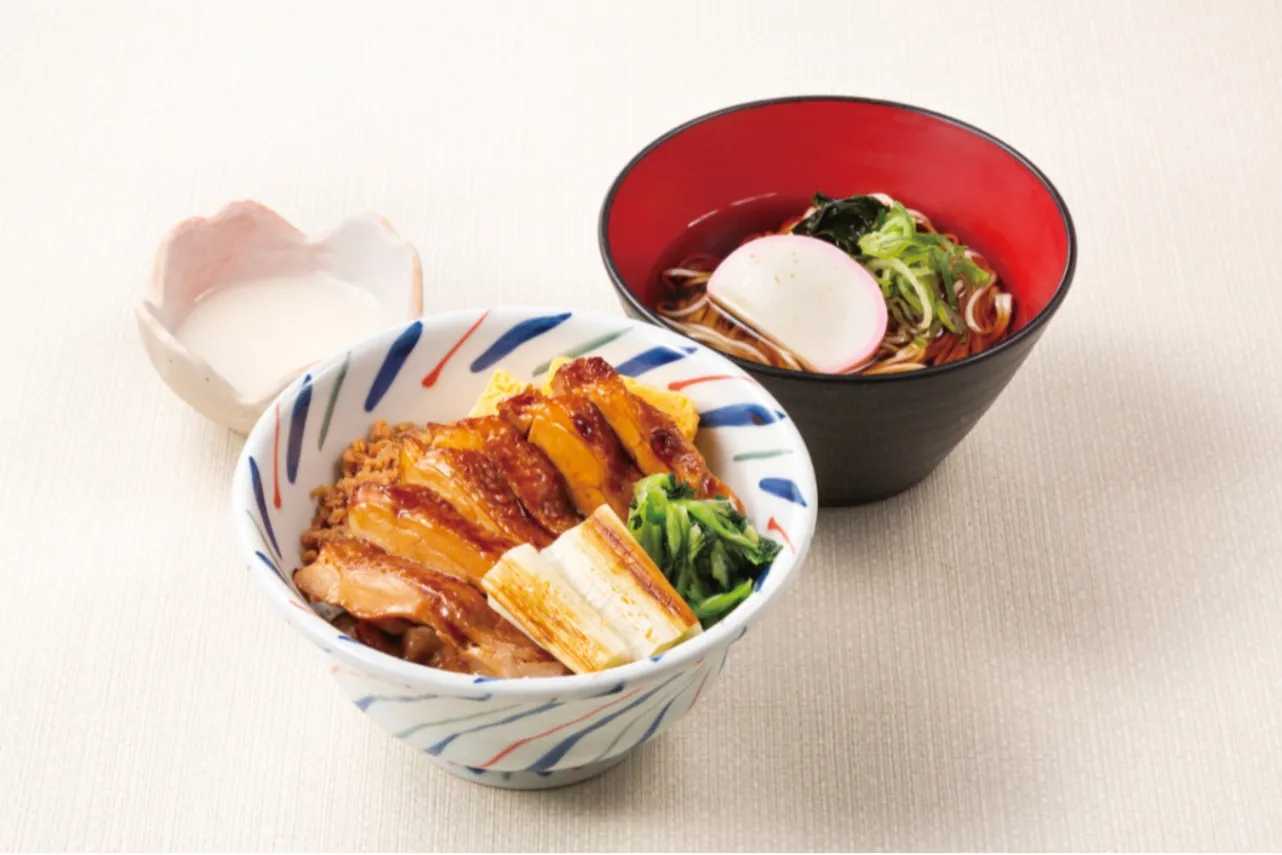 ▲「鶏照りとろろ丼と蕎麦ご膳」