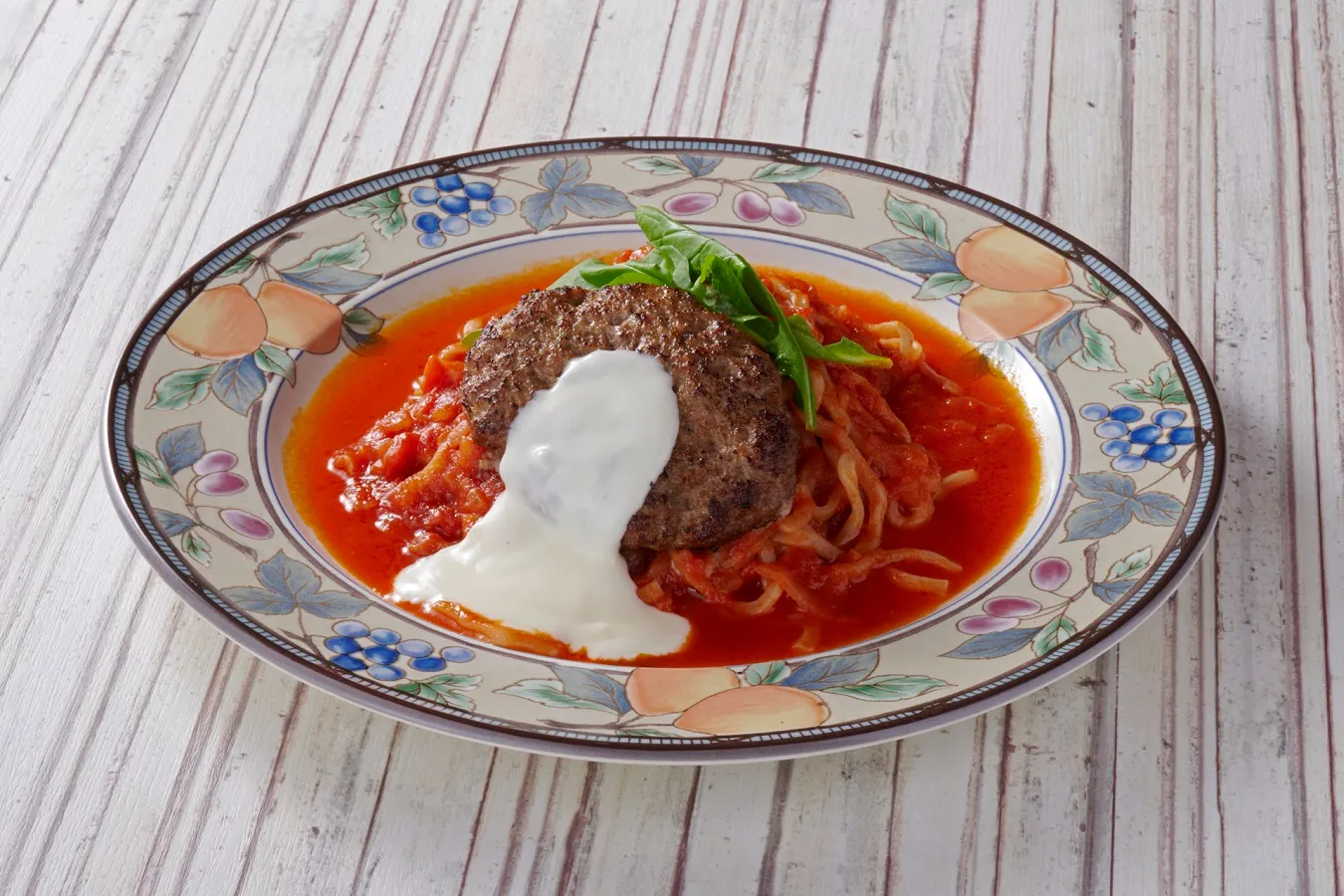 ▲ハンバーグパスタ ロッソ ～北海道チーズと濃厚トマトソース～（1,480円）