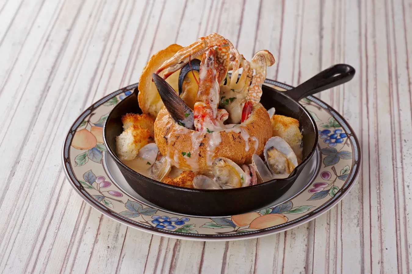 ▲海の幸と濃厚クリームソースのぐらたんパスタ（1,680円）