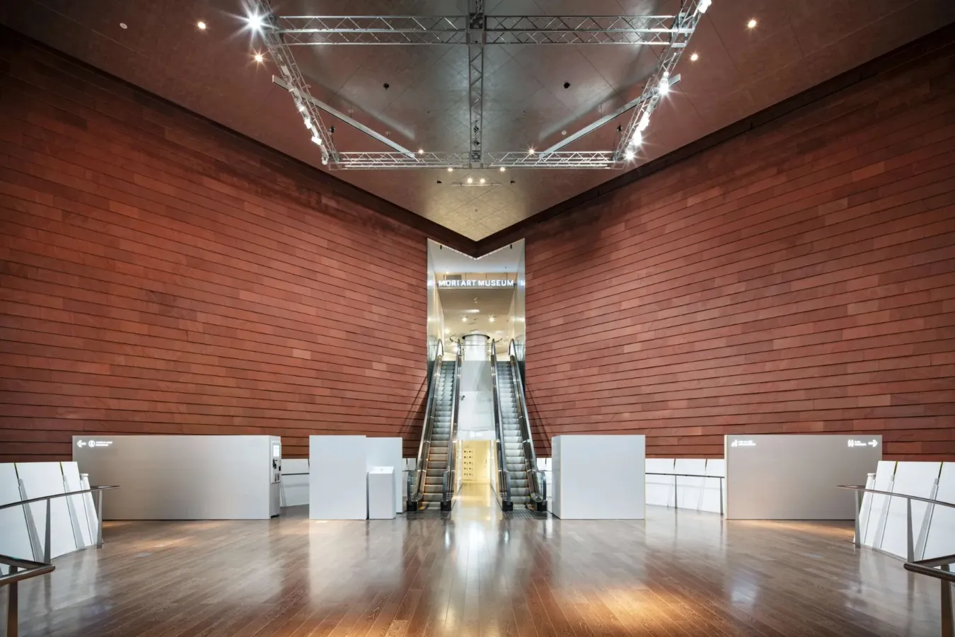 ▲内観「センターアトリウム」（撮影：長谷川健太、画像提供：森美術館）