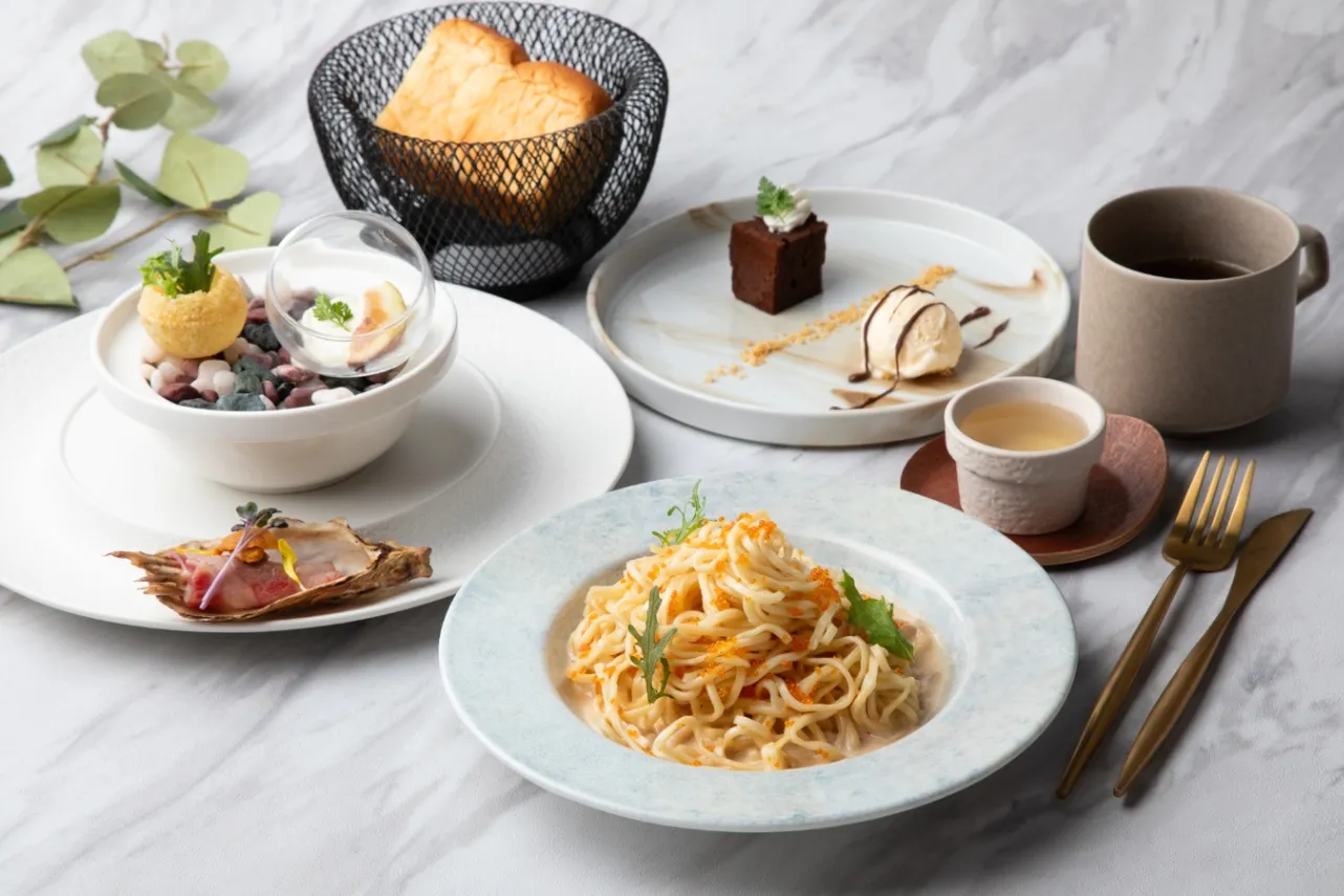 ▲「前菜盛合わせと選べるWメインのプリフィックスランチコース」