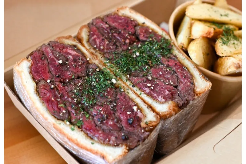 東京初進出！広島の“ボリューム系サンドイッチ”専門店「チャームサイドサンドイッチ」原宿に誕生