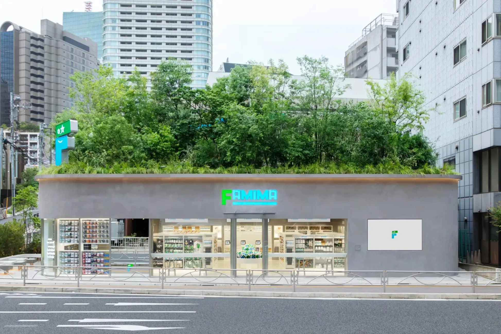 ファミマ初の旗艦店！「FAMIMA PARK AZABUDAI」麻布台にオープン