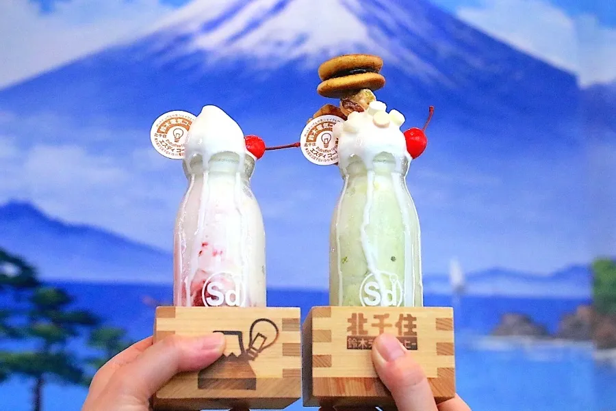 かわいすぎて話題の「牛乳瓶シェイク」を知ってる？“まるで銭湯”なウワサのカフェに潜入！