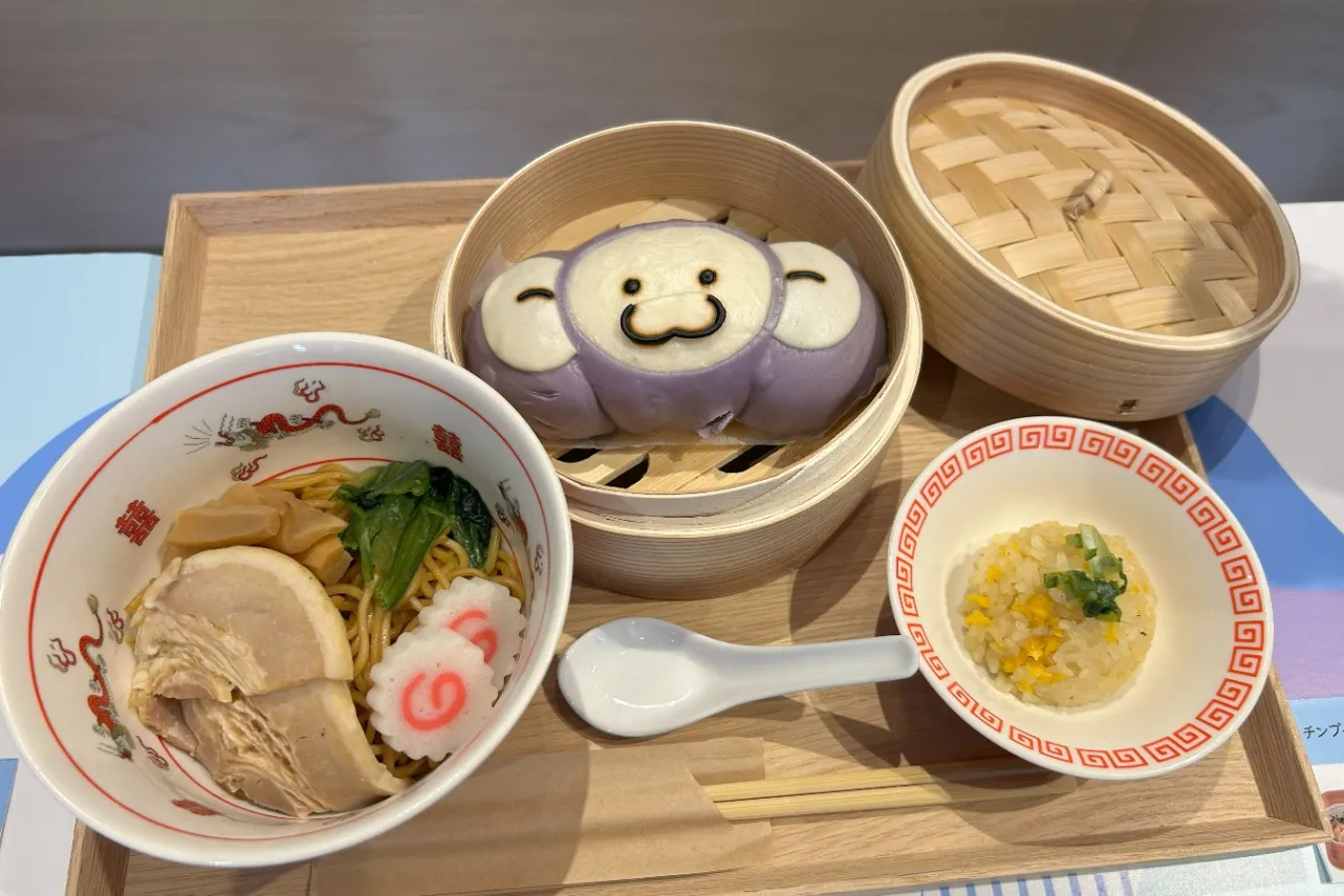 ▲「チンプイもわくわく！ラーメン中華セット」（撮影：レッツエンジョイ東京編集部）©Fujiko-Pro