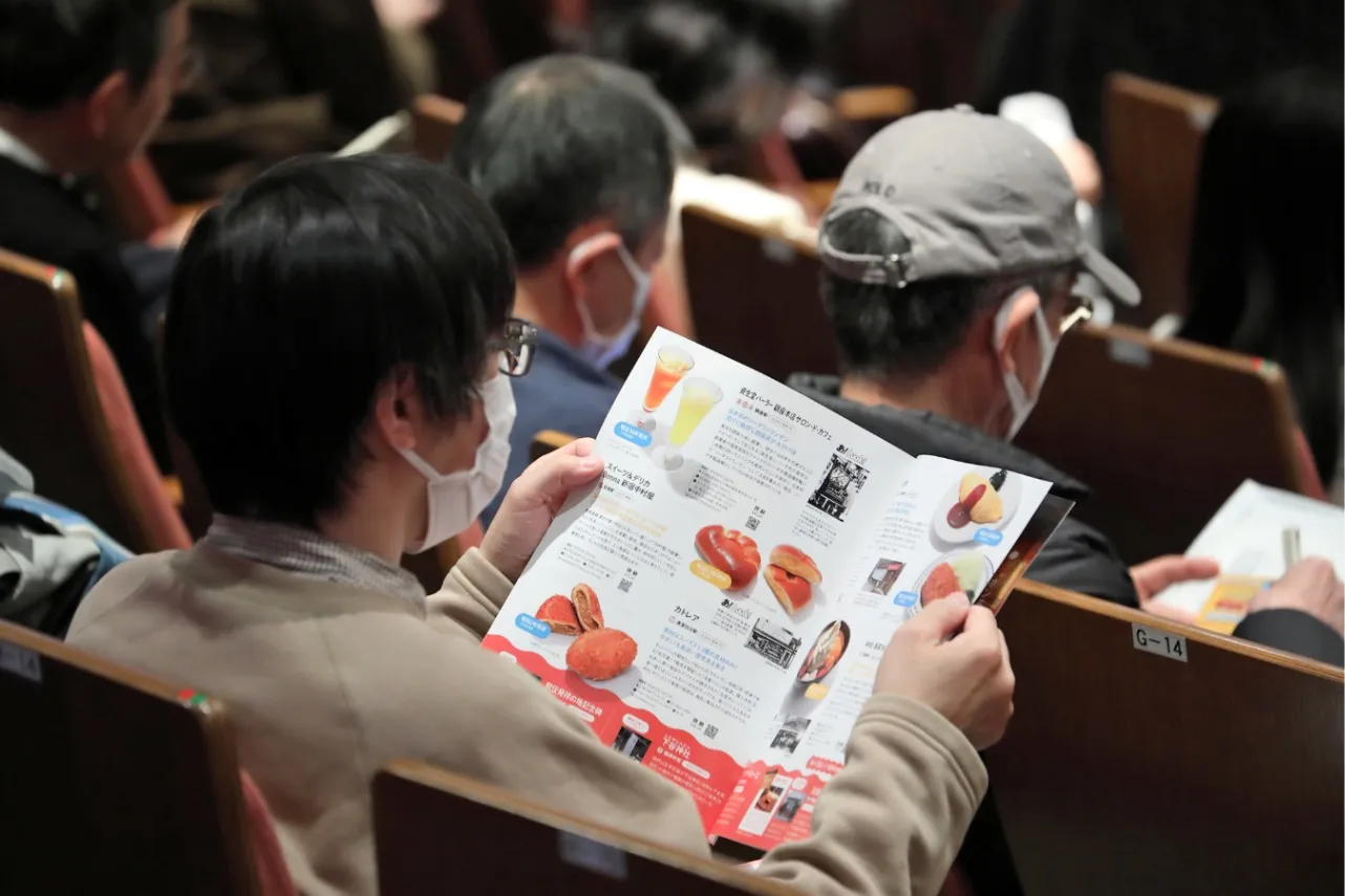 来場者限定の特典として、過去号のバックナンバーも配布。イベントの合間に読んでいただいている姿が多く見られました。
