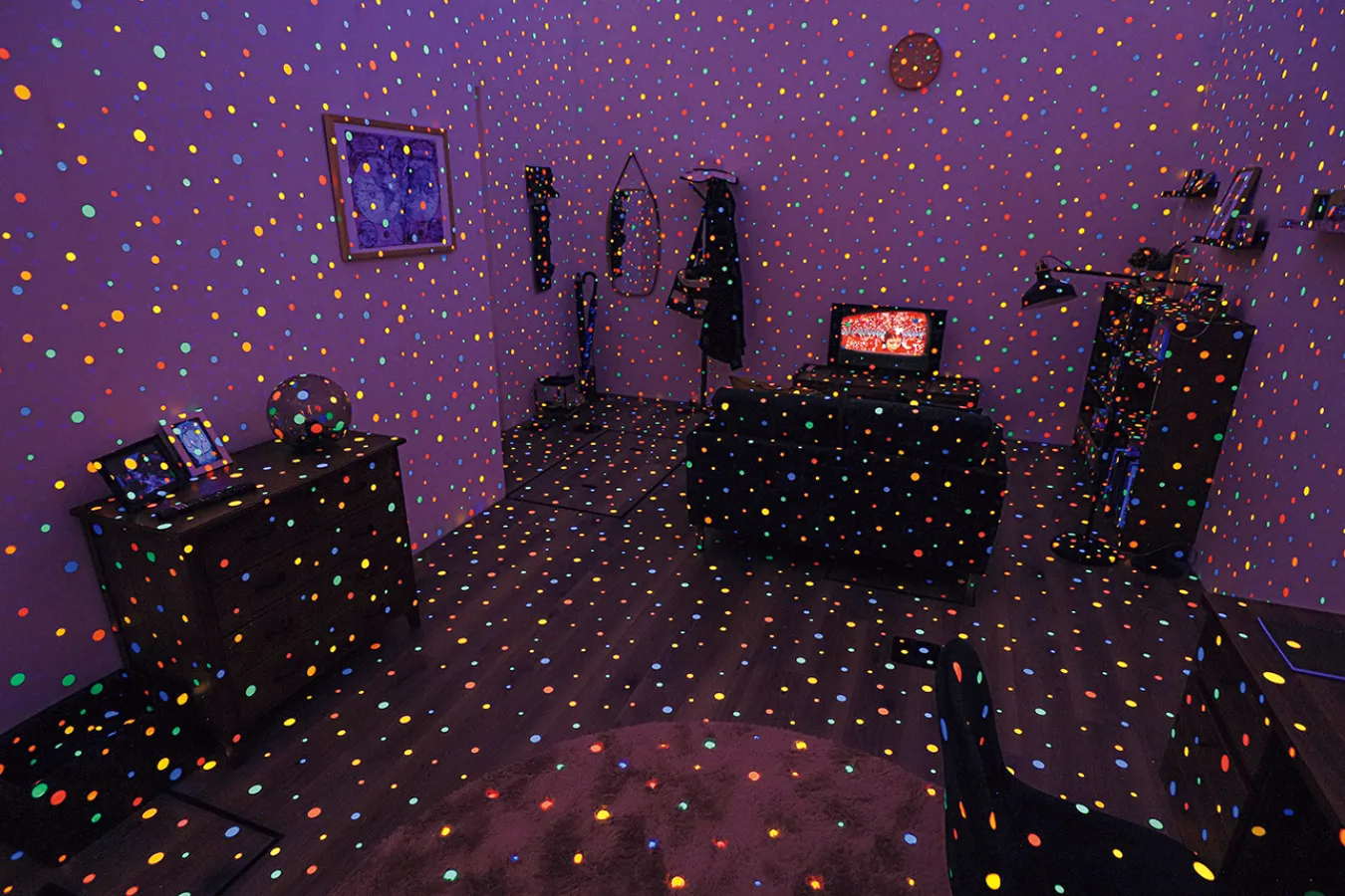 ▲I'm Here, but Nothing2000/2022年／© YAYOI KUSAMA