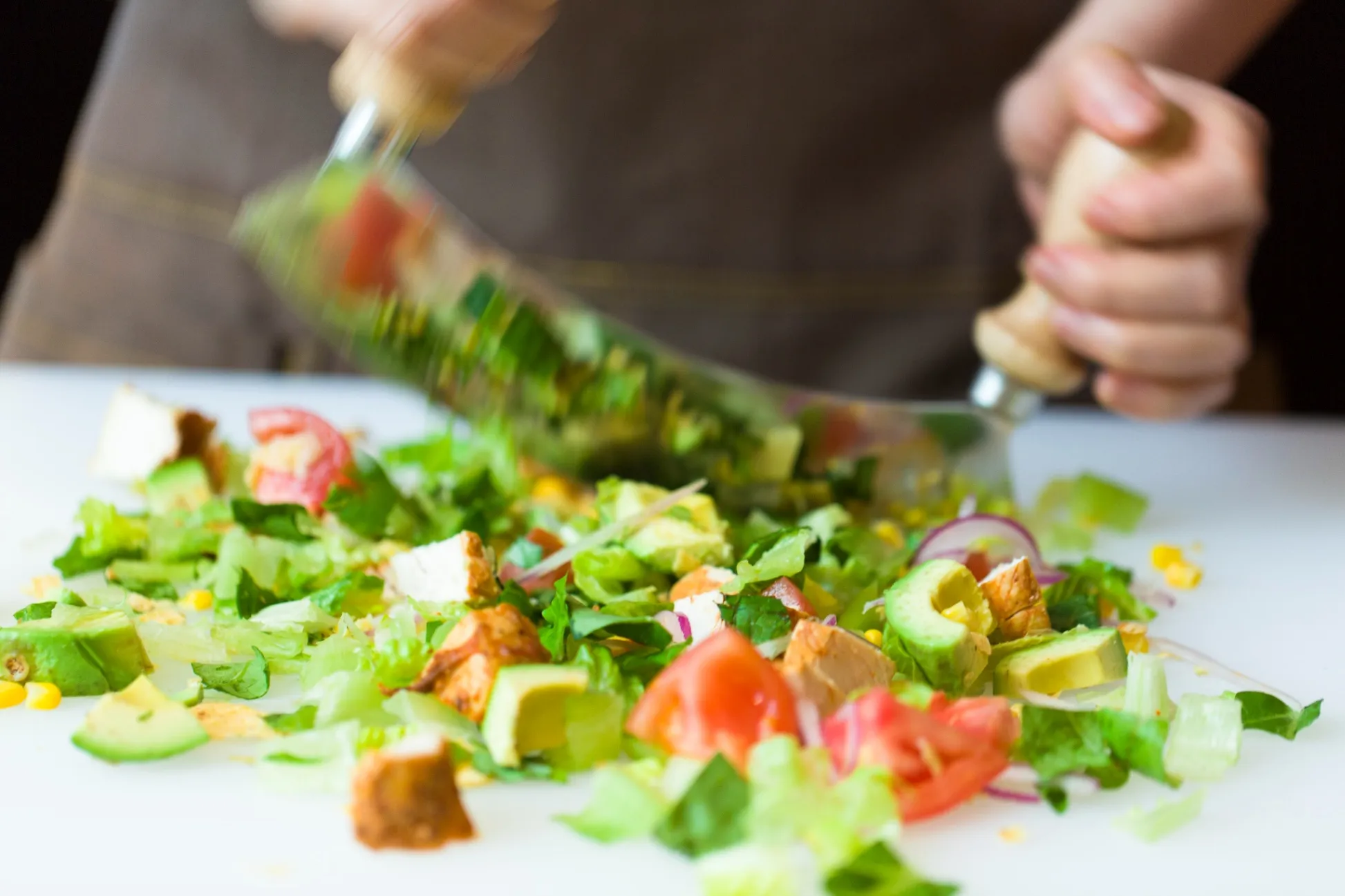 チョップドサラダ専門店「チョップド サラダ デイ」豊洲セイルパークに新店オープン