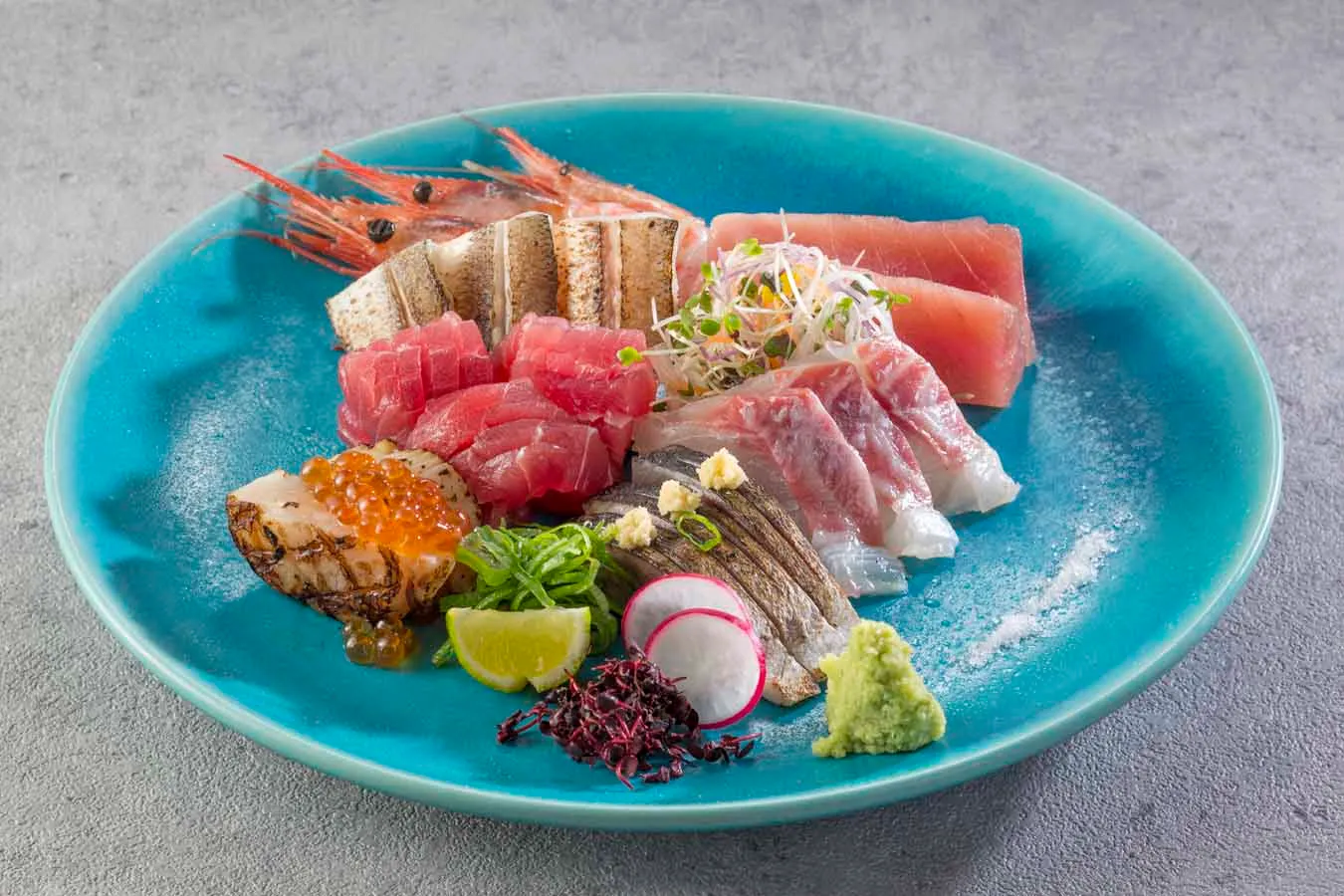 ▲写真提供：呑み処 タナカたなか／神奈川県三崎港直送の魚介を使用している刺身盛り。現在は「刺身三点盛り」のみオーダー可