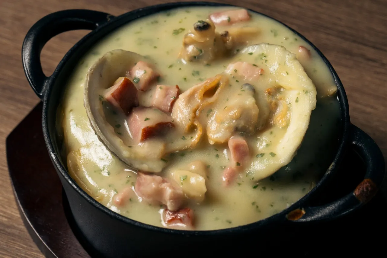 ▲「溶岩パスタ　ボンゴレクラムチャウダー」