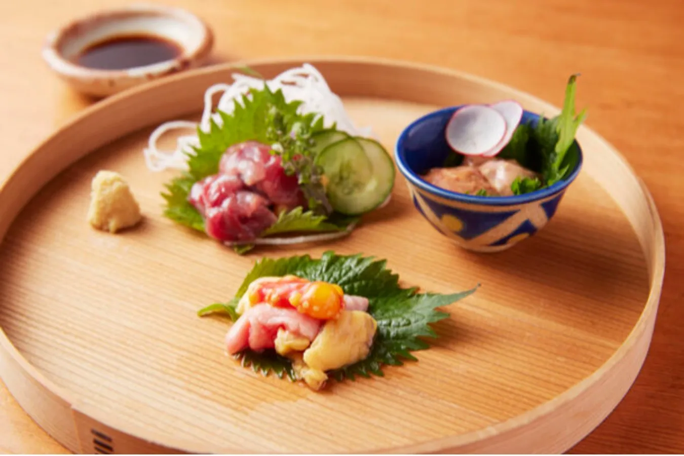▲「スッポン刺し」（3,850円）のほか、スッポン鍋、串、ラーメンも。
