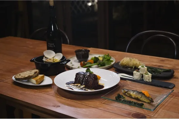 “泊まれる”古民家ビストロ「宿と食事 ローブン大多喜町」、千葉にオープン