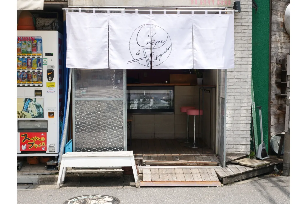 “黄金クレープ”を提供！「クレープとエスプレッソとハトノモリ」千駄ヶ谷にオープン_1574117