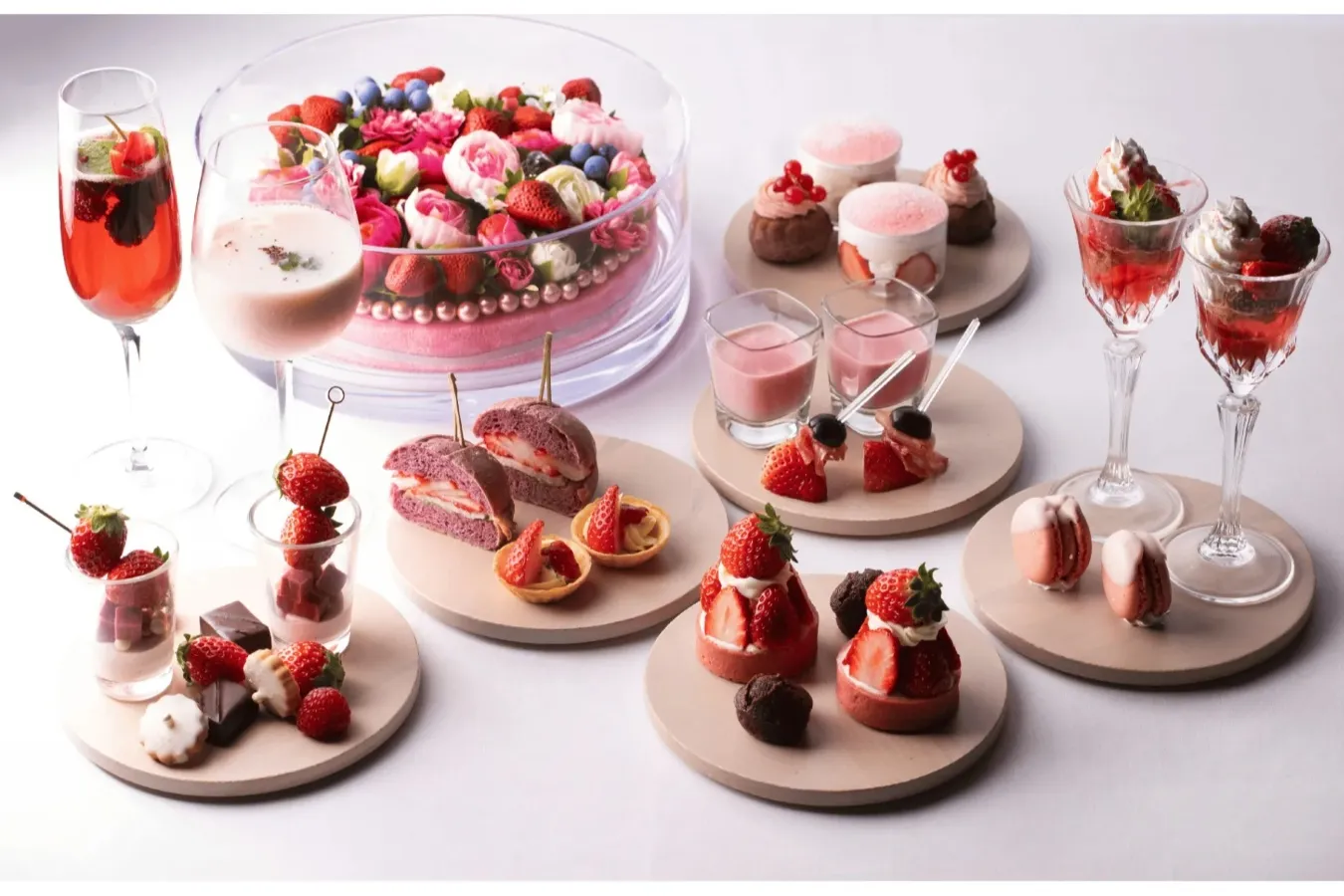 ▲「ストロベリー×チョコレート アフタムーンティー」