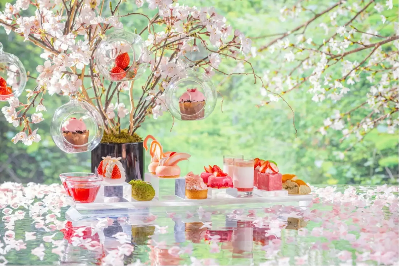 ▲「桜といちごのアフタヌーンティー “春風”」