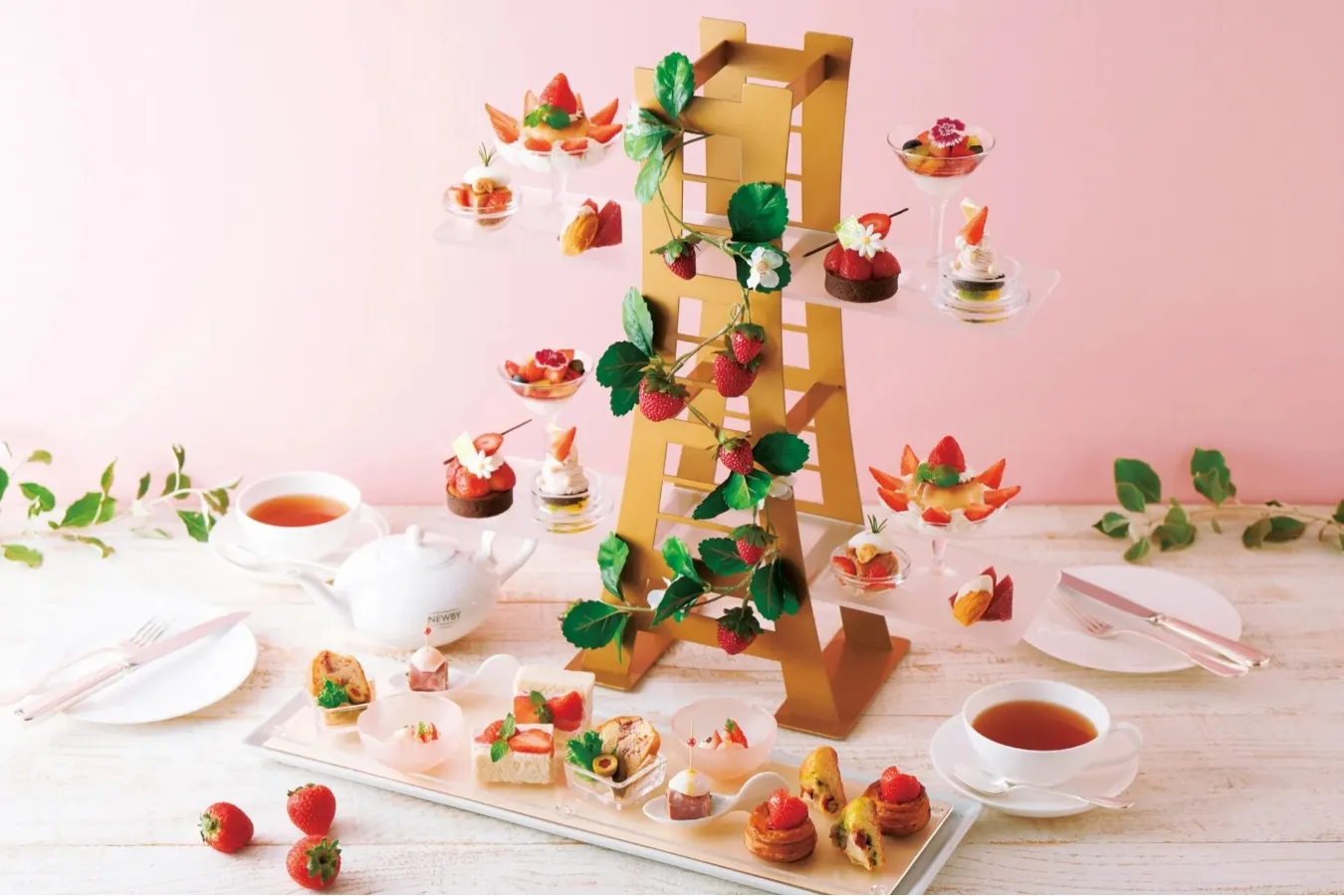 ▲「ランドマークアフタヌーンティー“Strawberry”」※画像は2名分