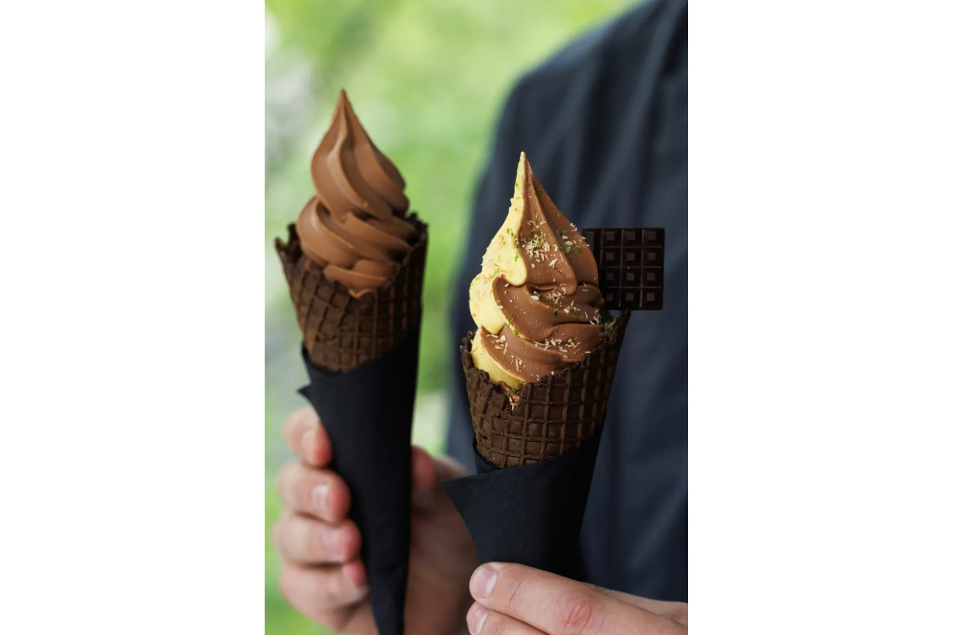 【ル・ショコラ・アラン・デュカス】夏の人気商品「ソフトクリーム ショコラ」が六本木店に登場